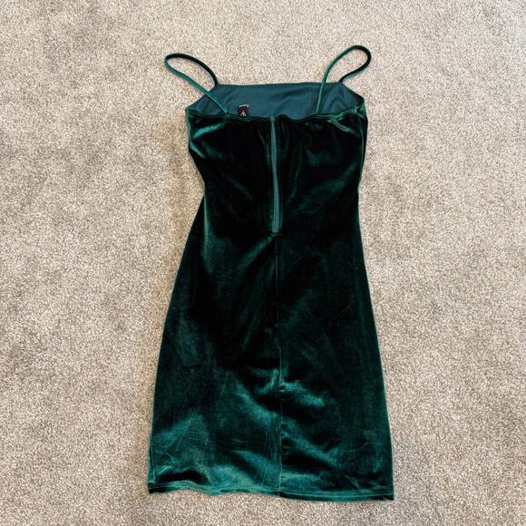 Windsor small ruched and luxe velvet mini dress D4 2357 - Picture 5 of 13
